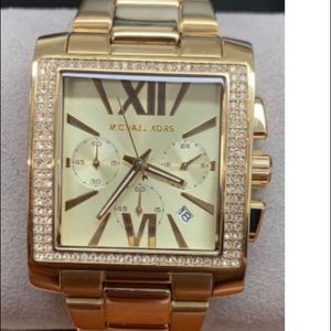 Michael Kors MK 5673 wrist watch for women. Pre-owned.
